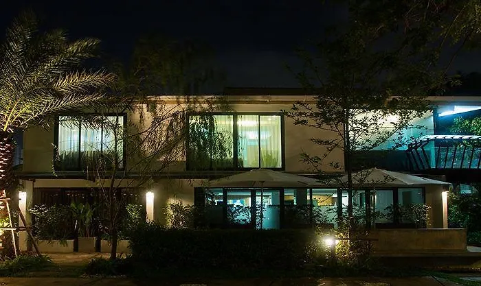 Third Rock 3*
